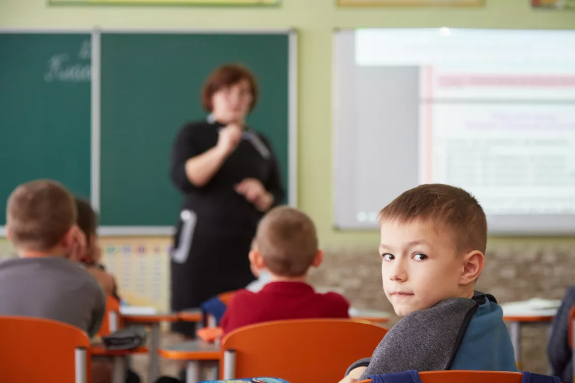 学校で授業を受けている子どもたち（ウクライナ、2024年3月撮影）